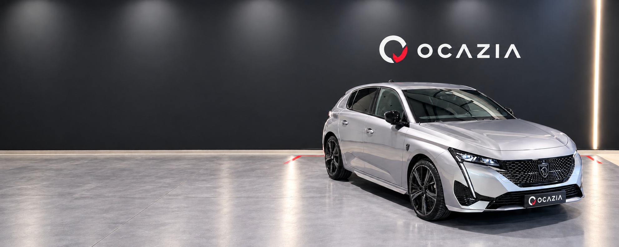 Peugeot grise dans un espace aux couleurs Ocazia